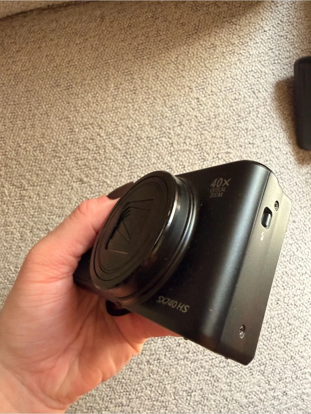 Canon PowerShot SX740 HS 20.3MP 40x Optical Zoom Black Wi-Fi w/ Charger
